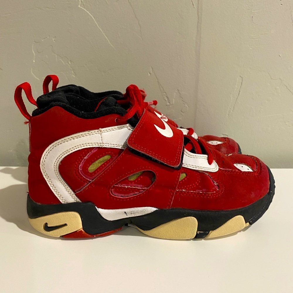 Nike Diamond Turf II Red/Gold Basketball Shoes 488294-600 Kid